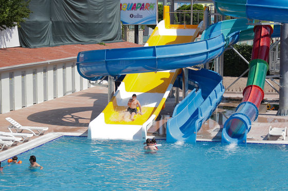 OEM Outdoor Multi Fiberglass Slide Set pour le parc d'attractions aquatique