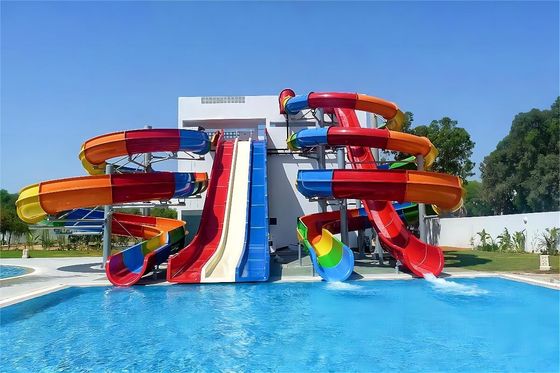 Parcs aquatiques extérieurs en acier galvanisé toboggan Jeux d'attraction Equipement de jeu pour enfants