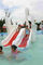 Les enfants de cygne arrosent la protection d'éclaboussure de glissière de piscine de fibre de verre de glissière adaptée aux besoins du client