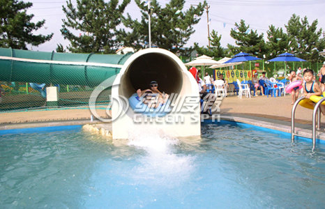 Glissière d'eau en spirale géante adaptée aux besoins du client pour l'équipement de parc de jet d'enfants et d'adultes