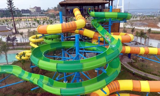 Parcs aquatiques commerciaux extérieurs pour enfants Parcs d'attractions Ride Fiberglass Slide