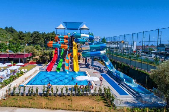 Un bon prix. Parcs aquatiques commerciaux en plein air Jeux de piscine, toboggan en fibre de verre pour enfants en ligne