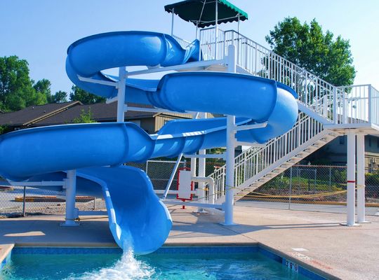 Un bon prix. OEM Amusement parc aquatique piscine promenade sur l'eau toboggan en fibre de verre pour l'extérieur en ligne