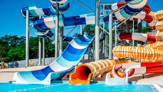 Un bon prix. Parcs aquatiques commerciaux Design de piscine Arc-en-ciel avec diapositives en fibre de verre en ligne