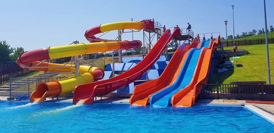 Un bon prix. Parc de jeux aquatiques Glissière en fibre de verre pour piscine au-dessus du sol en ligne