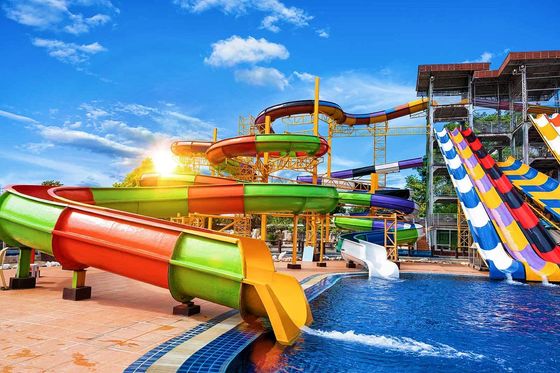 Un bon prix. Parcs aquatiques divertissement aquatique équipement de natation en fibre de verre piscine grands toboggans en fibre de verre attraction en ligne