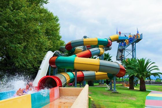 Un bon prix. OEM Centre de jeux de jardinage commercial Jeux d'eau Fibre de verre toboggan pour enfants en ligne
