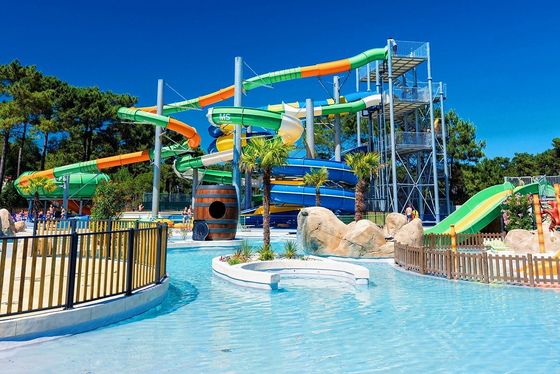 Un bon prix. ODM Les enfants jouent à des jeux d'eau amusants Glissière en fibre de verre pour piscine en ligne