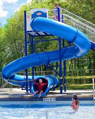 Un bon prix. Plateau de jeux en plein air piscine accessoires de jeux de diapositives en fibre de verre pour enfants en ligne