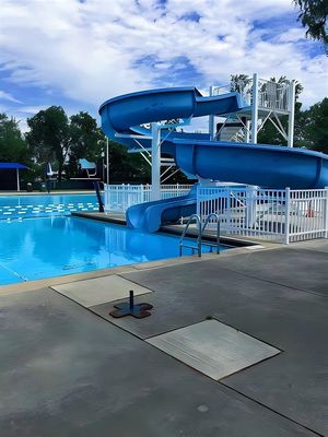 Un bon prix. Aqua Park équipement de jeu de la ville de l'eau en plein air toboggan spirale en fibre de verre en ligne
