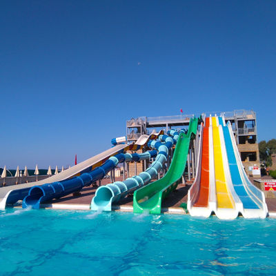 Un bon prix. Outdoor Fiberglass Water Park Slide with 6-8mm Thickness and Customized Size for Long Service Life Over 10 Years en ligne