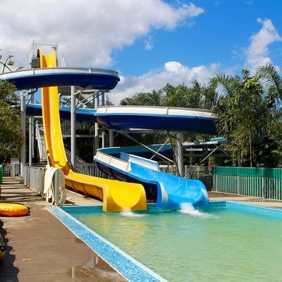 Un bon prix. High Speed Racing Fiberglass Water Park Slide with 6-8mm Thickness and Over 10 Years Service Life en ligne