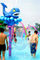 Animaux d'Aqua Park Equipment Water Squirting d'enfants se tenant sur un Polonais