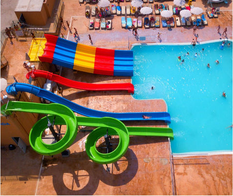 Un bon prix. Approprié combiné de glissière de piscine de fibre de verre au parc aquatique, hôtel, station de vacances en ligne
