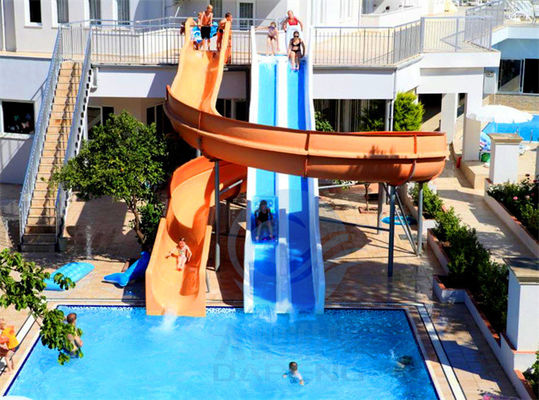 L'arc-en-ciel emballant le CE combiné incurvé RoHS de glissière d'eau de piscine a approuvé