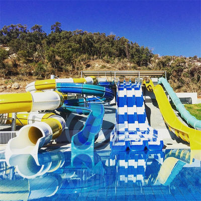 Glissières d'eau de piscine d'adultes combinés d'enfants de glissière d'eau de station de vacances de FRP les grandes RoHS ont approuvé