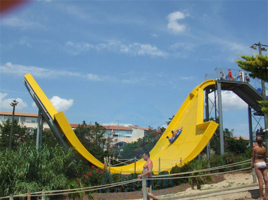 Mètres multicolores de pendule de glissière de parc aquatique de forme de banane 12 de glissière d'eau
