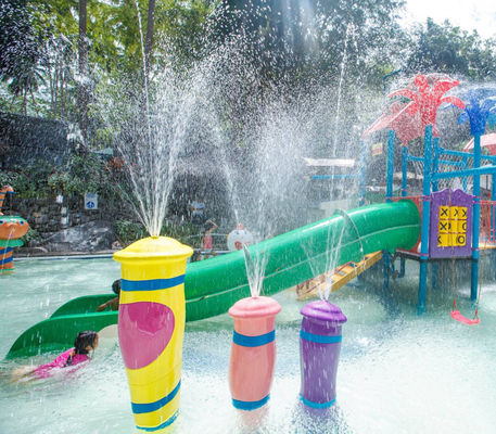 Un bon prix. Les jeux de l'eau de fibre de verre pour des enfants pulvérisent le parc aquatique et la piscine en ligne