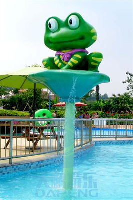 Animaux d'Aqua Park Equipment Water Squirting d'enfants se tenant sur un Polonais