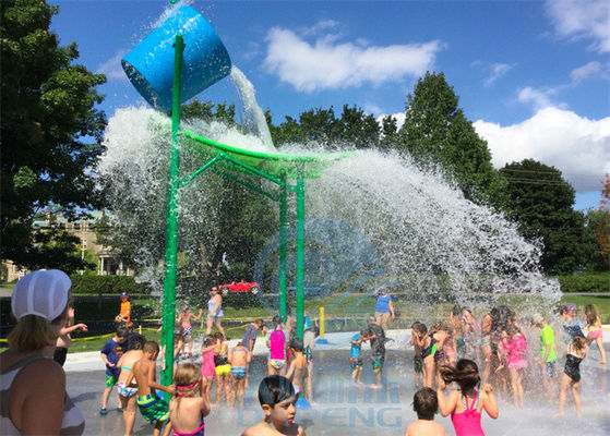 Un bon prix. Seau de déclenchement de famille de l'eau de zone exposée aux projections de la grande de taille eau extérieure de fibre de verre pour l'amusement en ligne