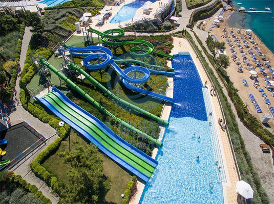 La glissière d'eau de colline de la plage FRP de station de vacances groupent la grande glissière d'eau adaptée aux besoins du client pour des adultes