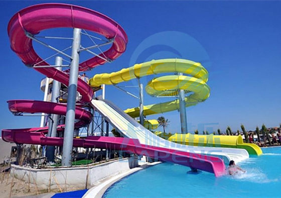 Un bon prix. Glissière adaptée aux besoins du client de parc aquatique de couleur avec le service après-vente pendant une année en ligne