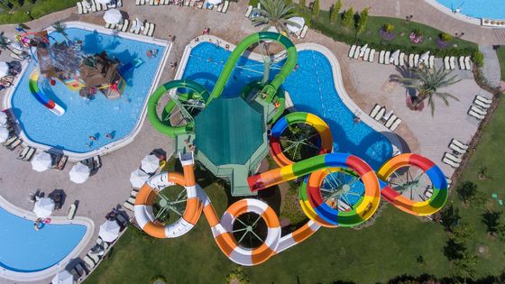 Parcs d'attractions Grands équipements de jeu au-dessus de la piscine au sol Slide Kids