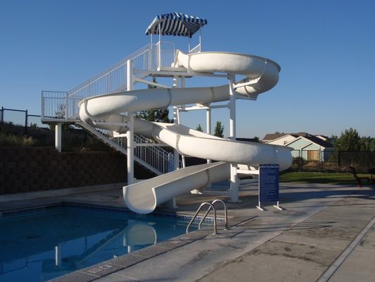 Un bon prix. Piscine privée Jouets Fibre de verre Glissière de l'eau Parc d'attractions Jeux de randonnée Terrain de jeux en intérieur Enfants en ligne