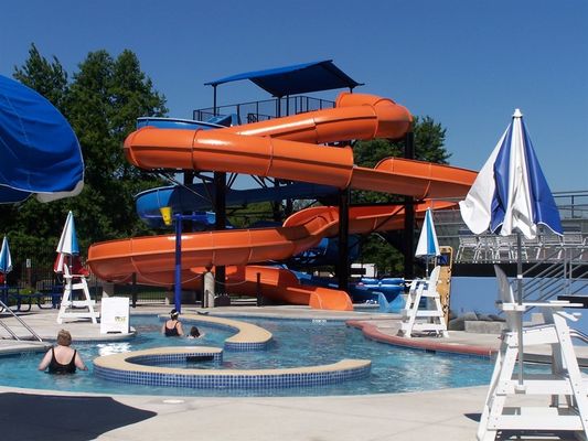 Parcs d'exercices en plein air équipements de parcs aquatiques glissade en fibre de verre pour piscine extérieure