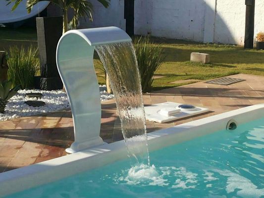 Un bon prix. OEM Accessoires de piscine SPA Décorations Rideau d'eau Tête de fontaine Cascade en ligne