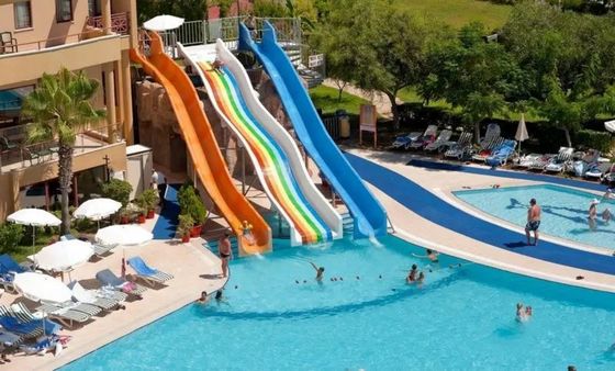 OEM Outdoor Multi Fiberglass Slide Set pour le parc d'attractions aquatique