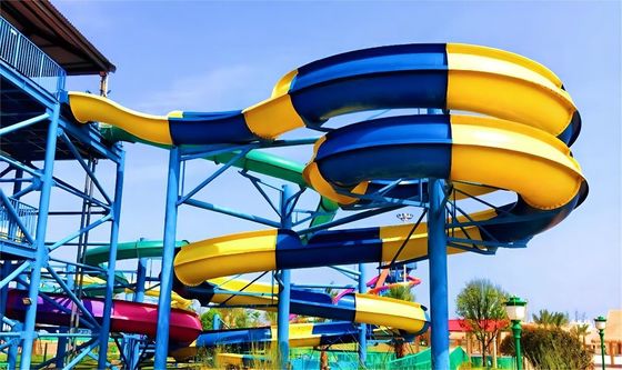 Parcs aquatiques en fibre de verre avec 4 coureurs, toboggan, amusement en plein air, parcs aquatiques, jeux, courses
