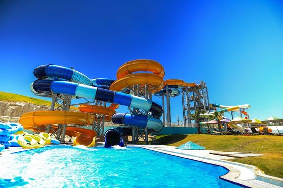 12 mm d'épaisseur Fibre de verre Glissière d'eau de plein air Parc aquatique Équipement de jeu pour piscine