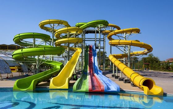Hauteur 8m toboggan de parc aquatique Amusement personnalisé Rides toboggan en fibre de verre pour les enfants