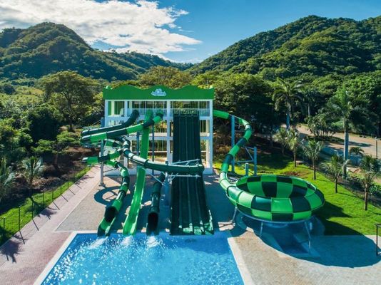 220 M3/H 12 mm Fibre de verre toboggan de parc aquatique pour enfants Équipement de jeu de parc aquatique