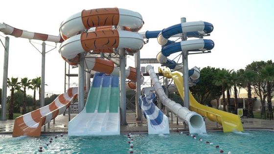 Équipement de loisirs OEM Série de toboggan en fibre de verre pour piscine
