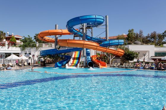 Parcs d'attractions aquatiques pour les enfants Jouez à des manèges Nager toboggan en fibre de verre