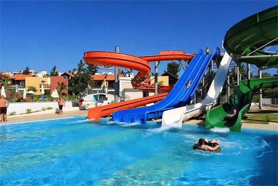 Piscine en fibre de verre, toboggan pour enfants