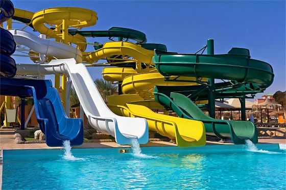 Jeux de sports nautiques en plein air Jeux de randonnée pour enfants Fibre de verre Slide Couleur personnalisée