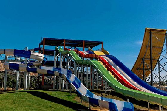 Parc à thème aquatique Design de terrain de jeux Petite piscine Jeux Fiberglass Slide