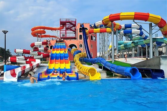 ODM Design de parc aquatique accessoires de piscine long toboggan à eau pour enfants