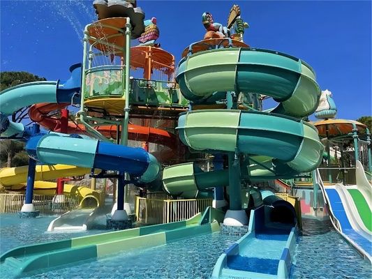 Un bon prix. OEM équipement de parc d'attractions aquatiques ensemble de diapositives en fibre de verre coloré en ligne