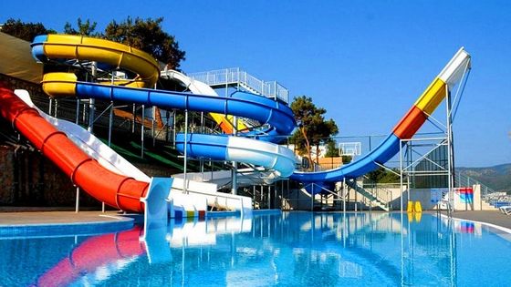 Parc d'attractions commerciaux pour enfants avec toboggan en fibre de verre