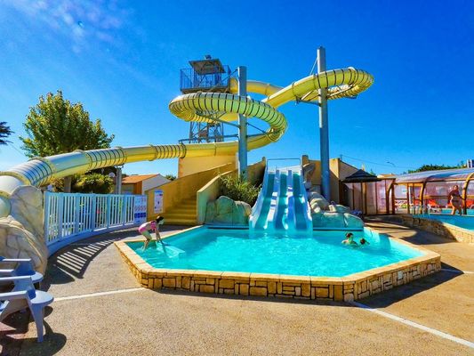 Parcs de jeux pour enfants en plein air piscine toboggan en fibre de verre pour enfants