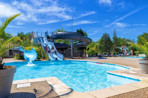Équipement de jeux aquatiques de piscine commerciale Glissière en fibre de verre pour adultes
