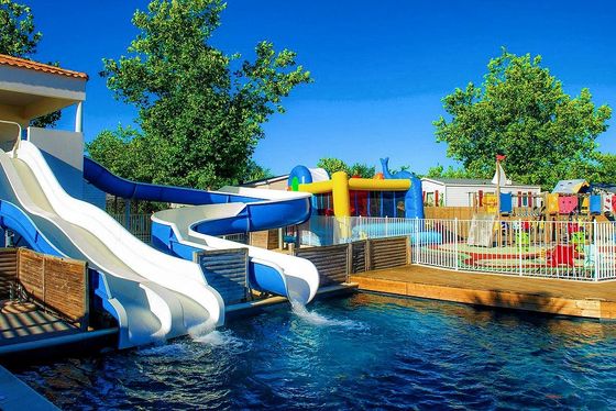 Piscine de jeux en plein air pour enfants Piscine en fibre de verre toboggan à vendre