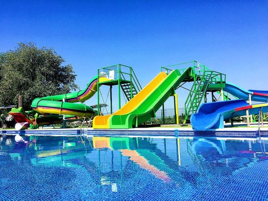 Parcs aquatiques pour enfants équipement de jeux aquatiques ensemble de tubes en spirale pour enfants