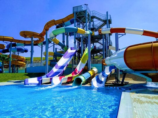 Mini parc aquatique équipement de piscine équipement de toboggan en spirale pour enfants