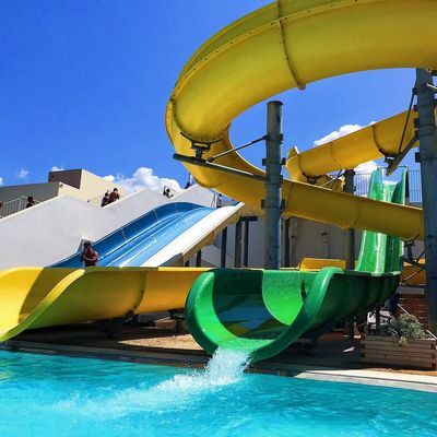 Slide de piscine en fibre de verre de 5 à 12 mètres de large pour les clients du transport terrestre