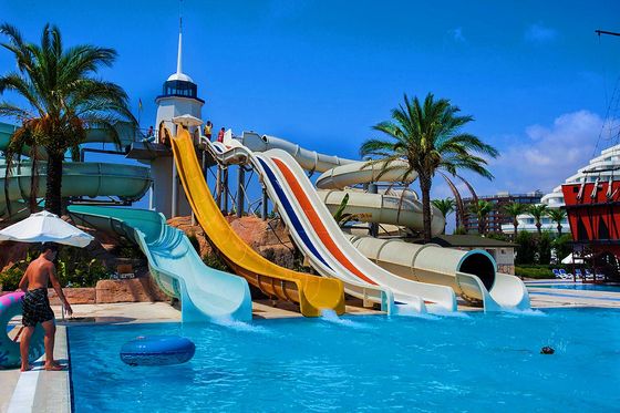 Parc de jeux aquatiques pour enfants Terrain de jeux piscine Terrain de jeux avec design de toboggan aquatique